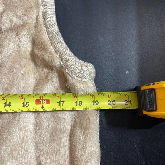 Carolina Colours Women’s Sz M Tan Zip Up Vest - Picture 4 of 5